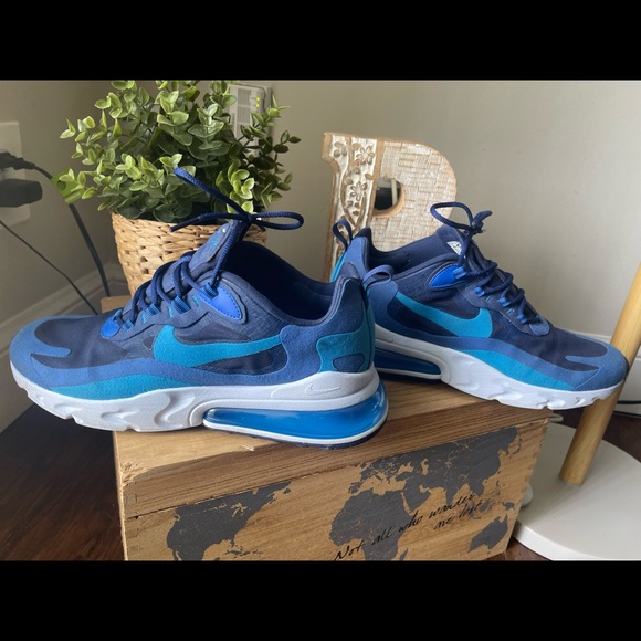 Nike - Picture 2 of 9